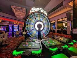 Konten olahraga sepak bola dan bulu tangkis di platform pilarwin Indonesia
